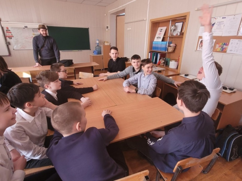 В нашей школе проходят практику студенты Саратовского национального исследовательского государственного университета имени Н. Г. Чернышевского.